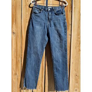 Forever 21 Women's Basic Blue Tapered Mom Jeans Un-distressed Comfortable Sz 27